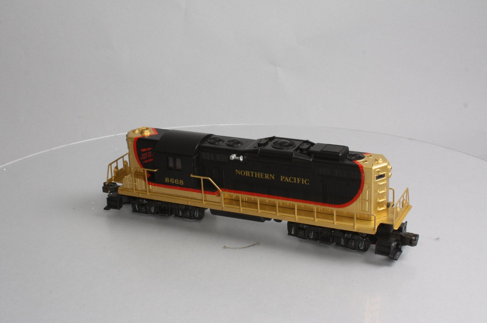 Lionel 6-8668 O Gauge Northern Pacific GP-9 Non-Powered Diesel Locomotive LN/Box