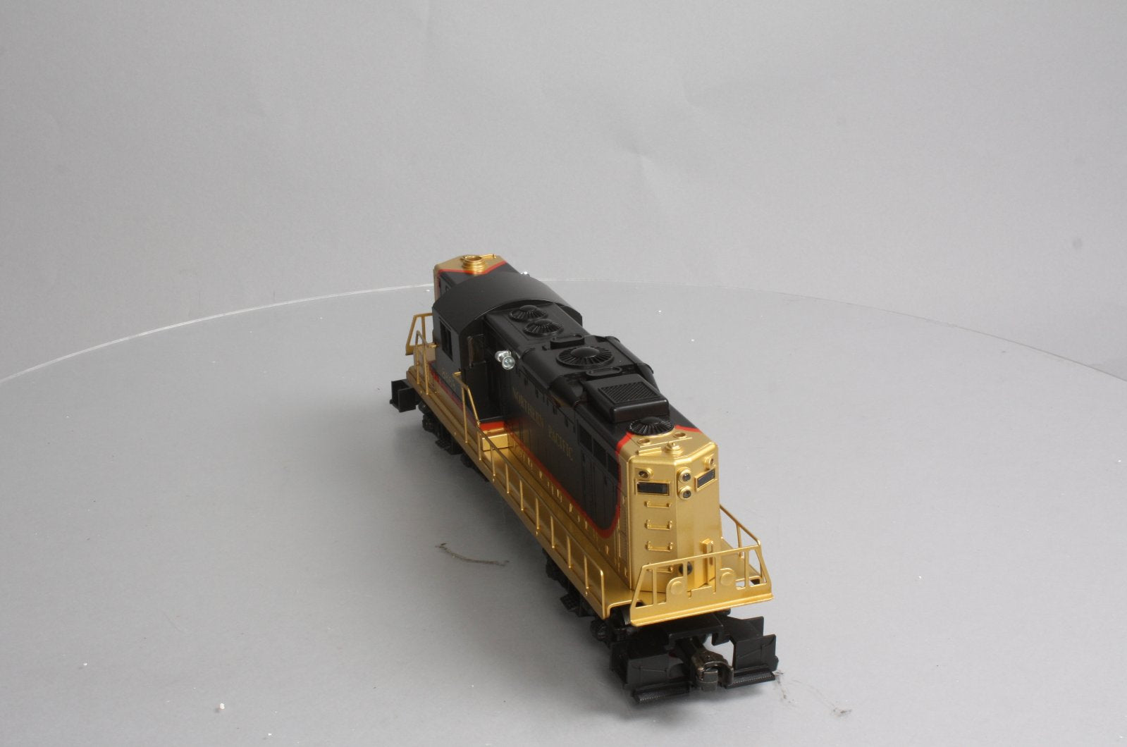 Lionel 6-8668 O Gauge Northern Pacific GP-9 Non-Powered Diesel Locomotive LN/Box