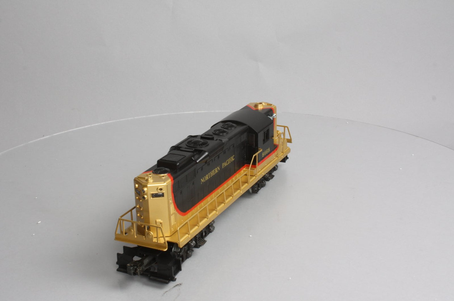 Lionel 6-8668 O Gauge Northern Pacific GP-9 Non-Powered Diesel Locomotive LN/Box