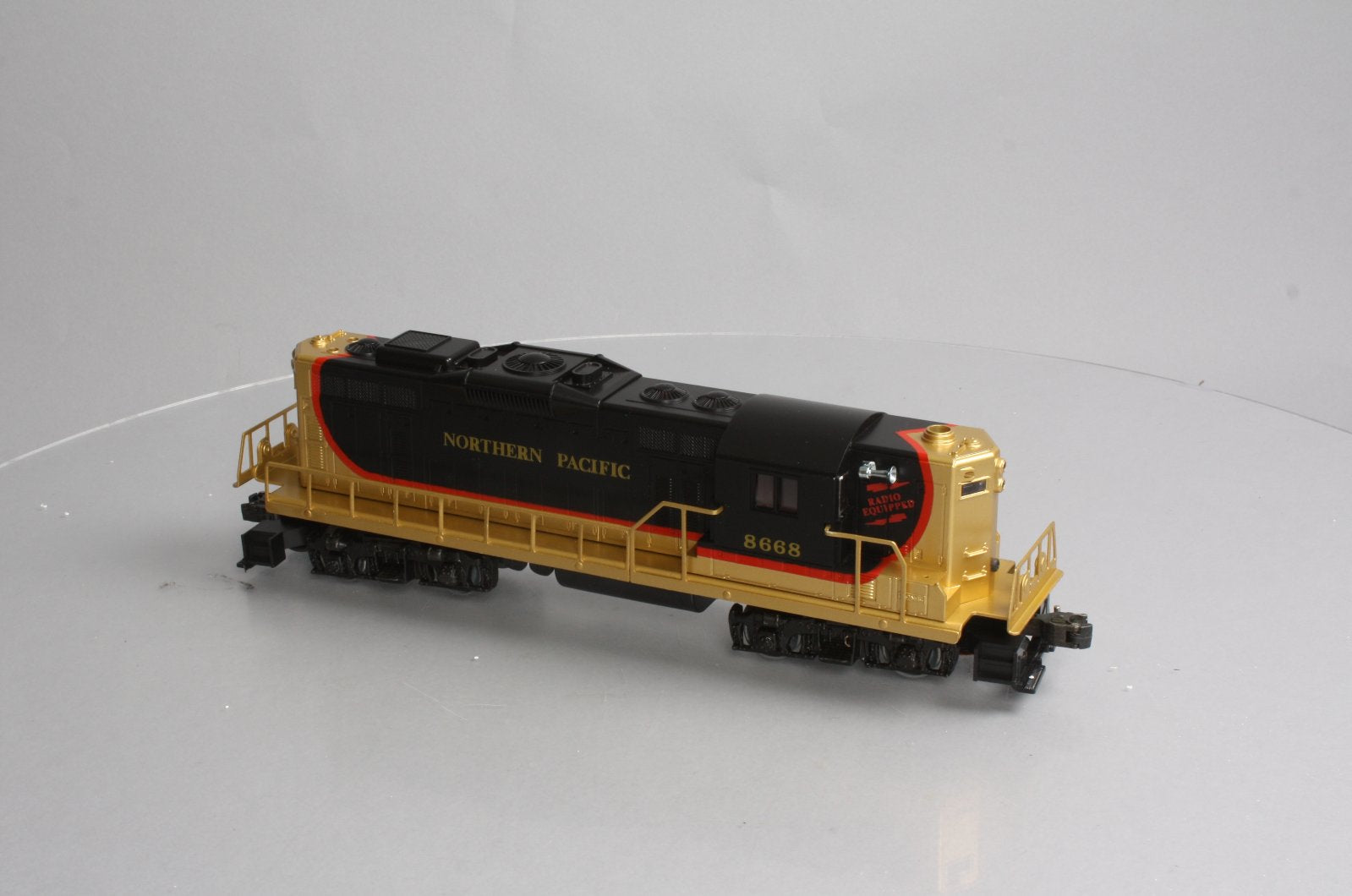 Lionel 6-8668 O Gauge Northern Pacific GP-9 Non-Powered Diesel Locomotive LN/Box