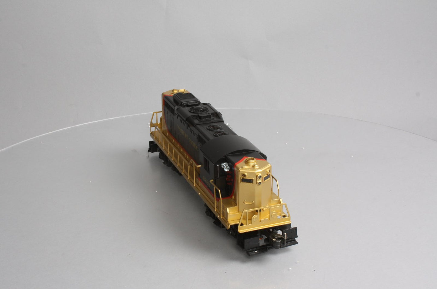 Lionel 6-8668 O Gauge Northern Pacific GP-9 Non-Powered Diesel Locomotive LN/Box
