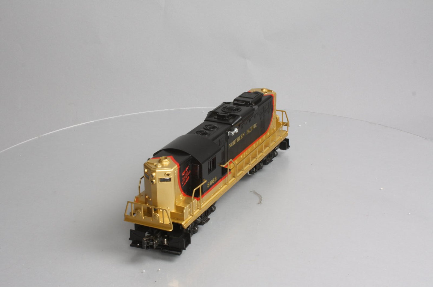 Lionel 6-8668 O Gauge Northern Pacific GP-9 Non-Powered Diesel Locomotive LN/Box