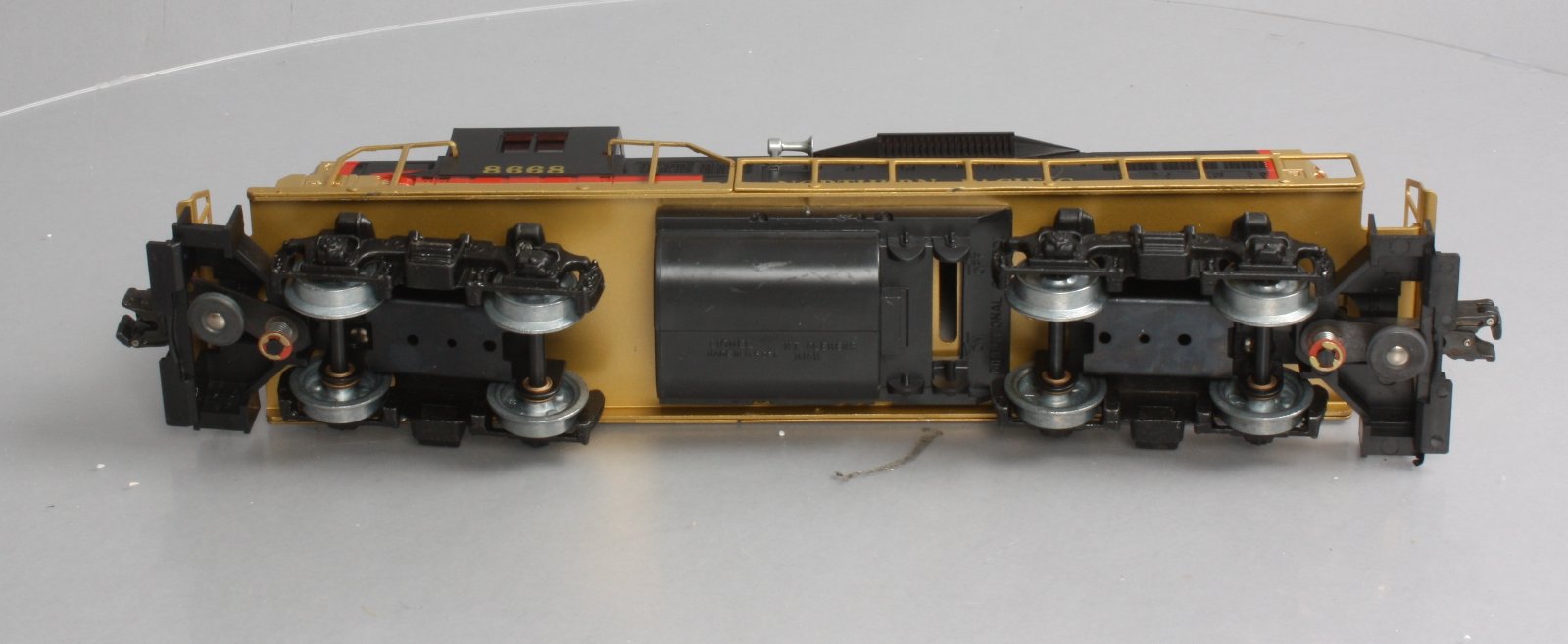 Lionel 6-8668 O Gauge Northern Pacific GP-9 Non-Powered Diesel Locomotive LN/Box