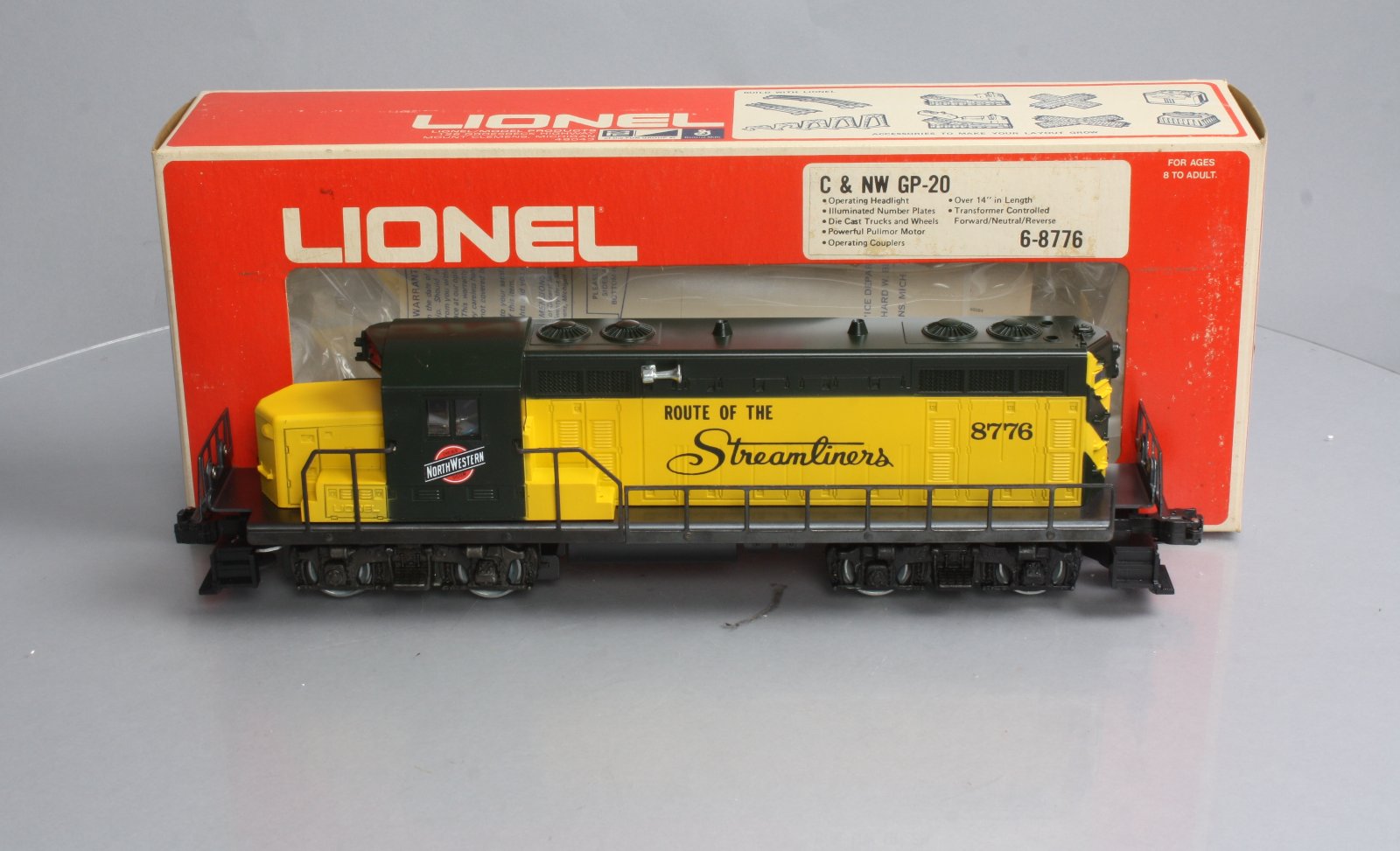 Lionel 6-8776 O Chicago & Northwestern GP20 Powered Diesel Locomotive EX/Box