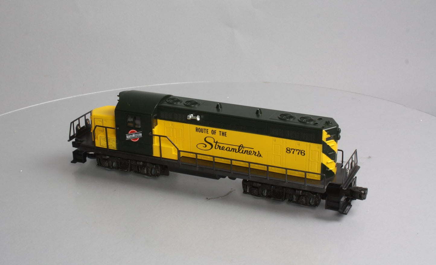 Lionel 6-8776 O Chicago & Northwestern GP20 Powered Diesel Locomotive EX/Box