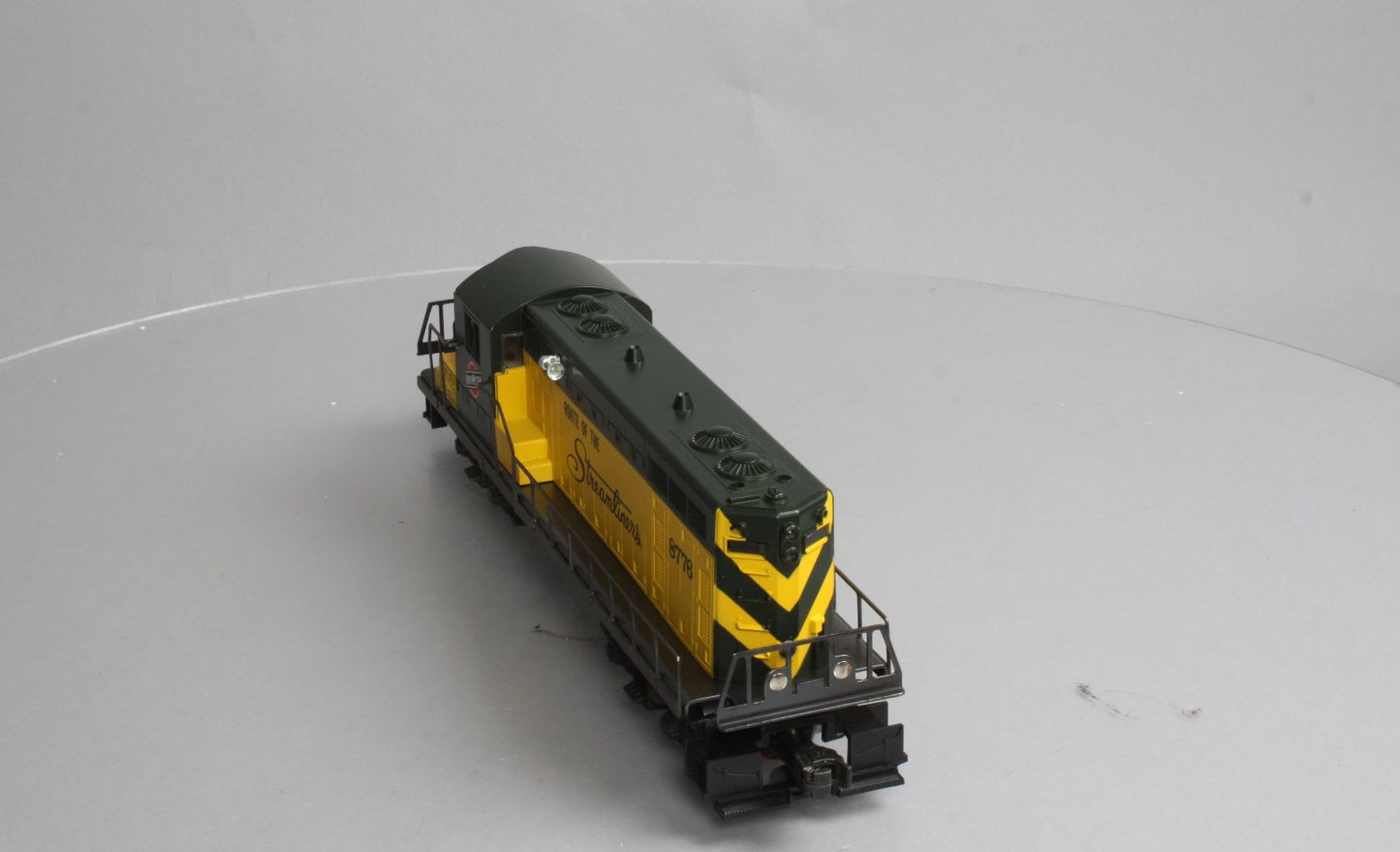 Lionel 6-8776 O Chicago & Northwestern GP20 Powered Diesel Locomotive EX/Box