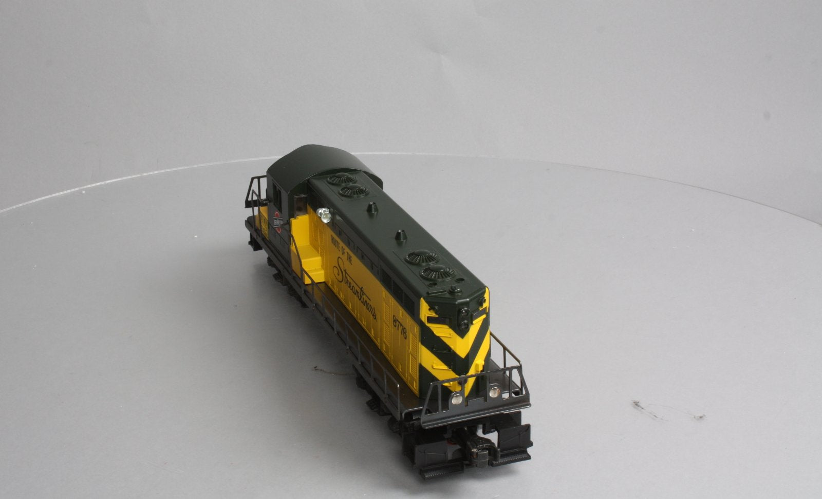 Lionel 6-8776 O Chicago & Northwestern GP20 Powered Diesel Locomotive EX/Box