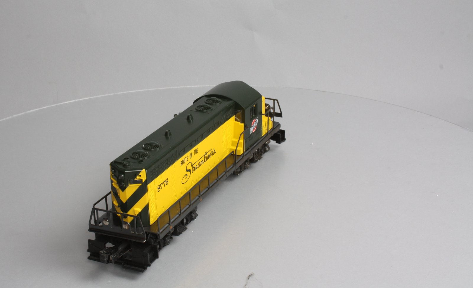 Lionel 6-8776 O Chicago & Northwestern GP20 Powered Diesel Locomotive EX/Box