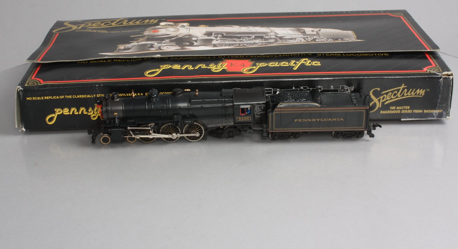 Bachmann 84002 HO Pennsylvania Multistripe K4 Pacific Steam Locomotive & Tender EX/Box