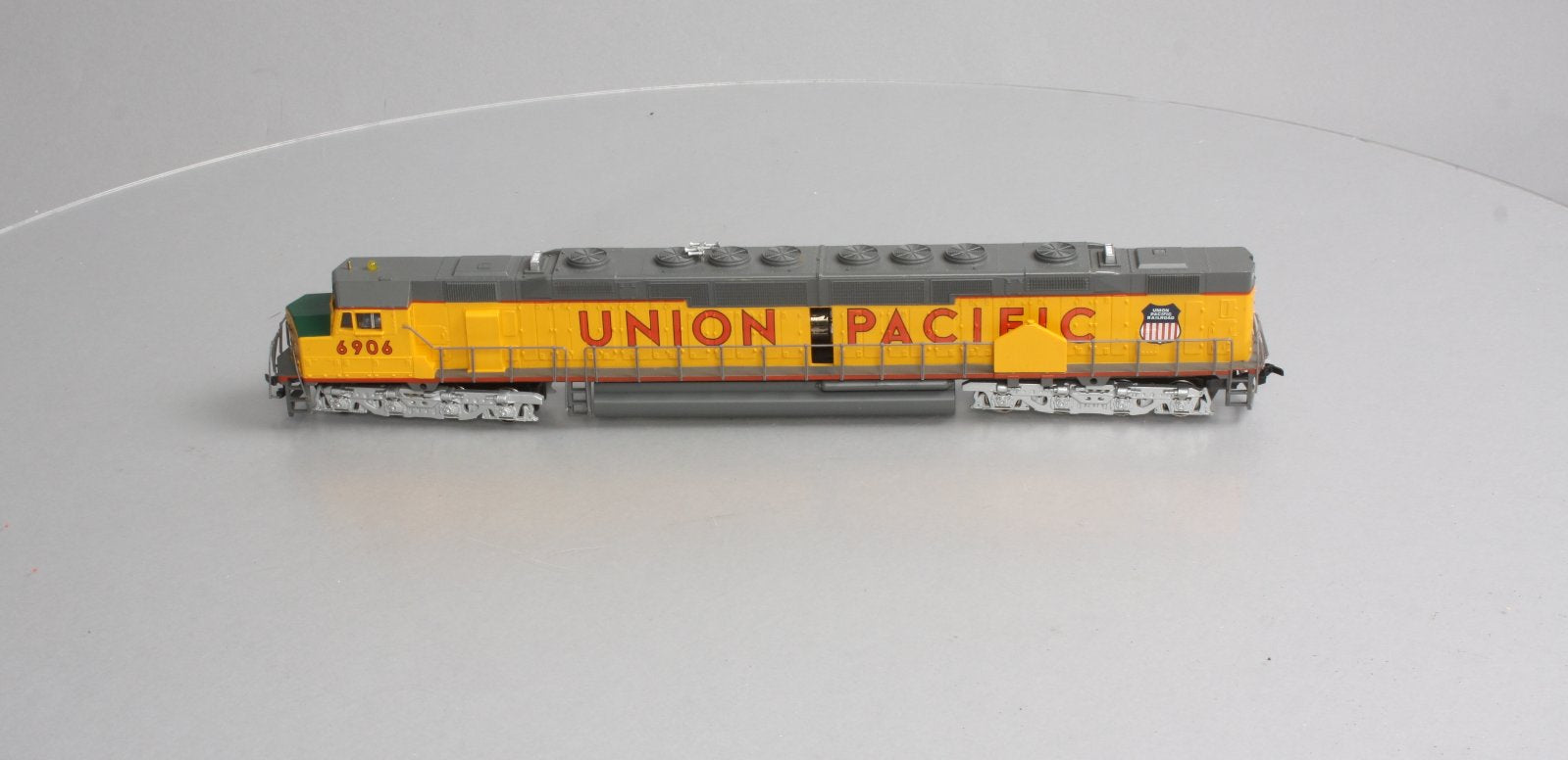 Spectrum 81302 HO Union Pacific EMD DD40AX 16 Wheel Drive Diesel Locomotive MT/Box