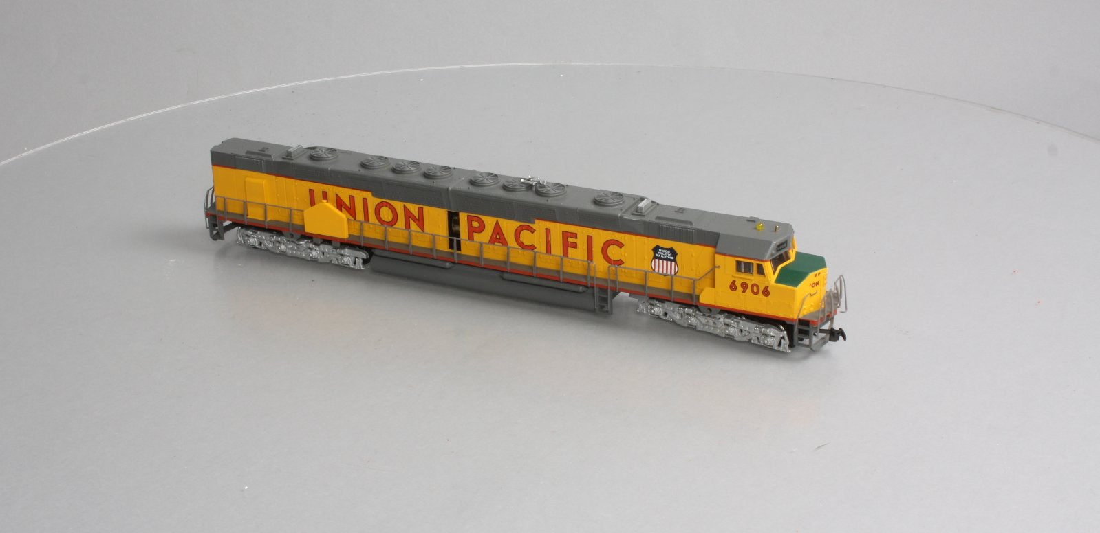 Spectrum 81302 HO Union Pacific EMD DD40AX 16 Wheel Drive Diesel Locomotive MT/Box