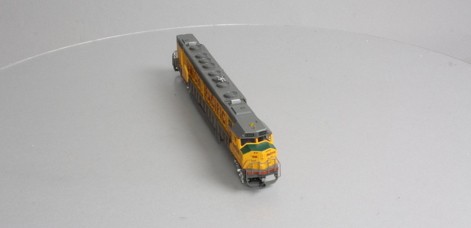Spectrum 81302 HO Union Pacific EMD DD40AX 16 Wheel Drive Diesel Locomotive MT/Box