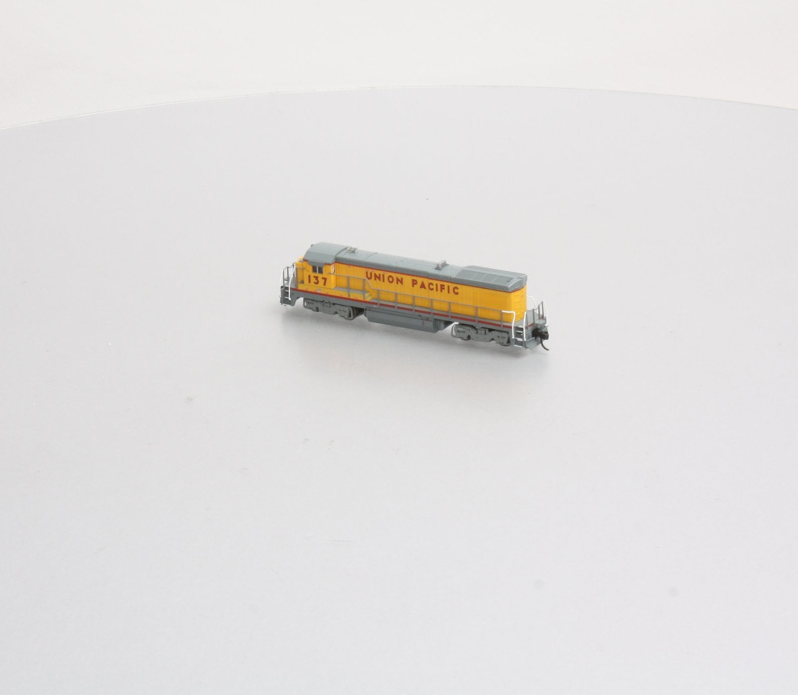 Atlas 49728 N Scale Union Pacific B23-7 Diesel Locomotive #137