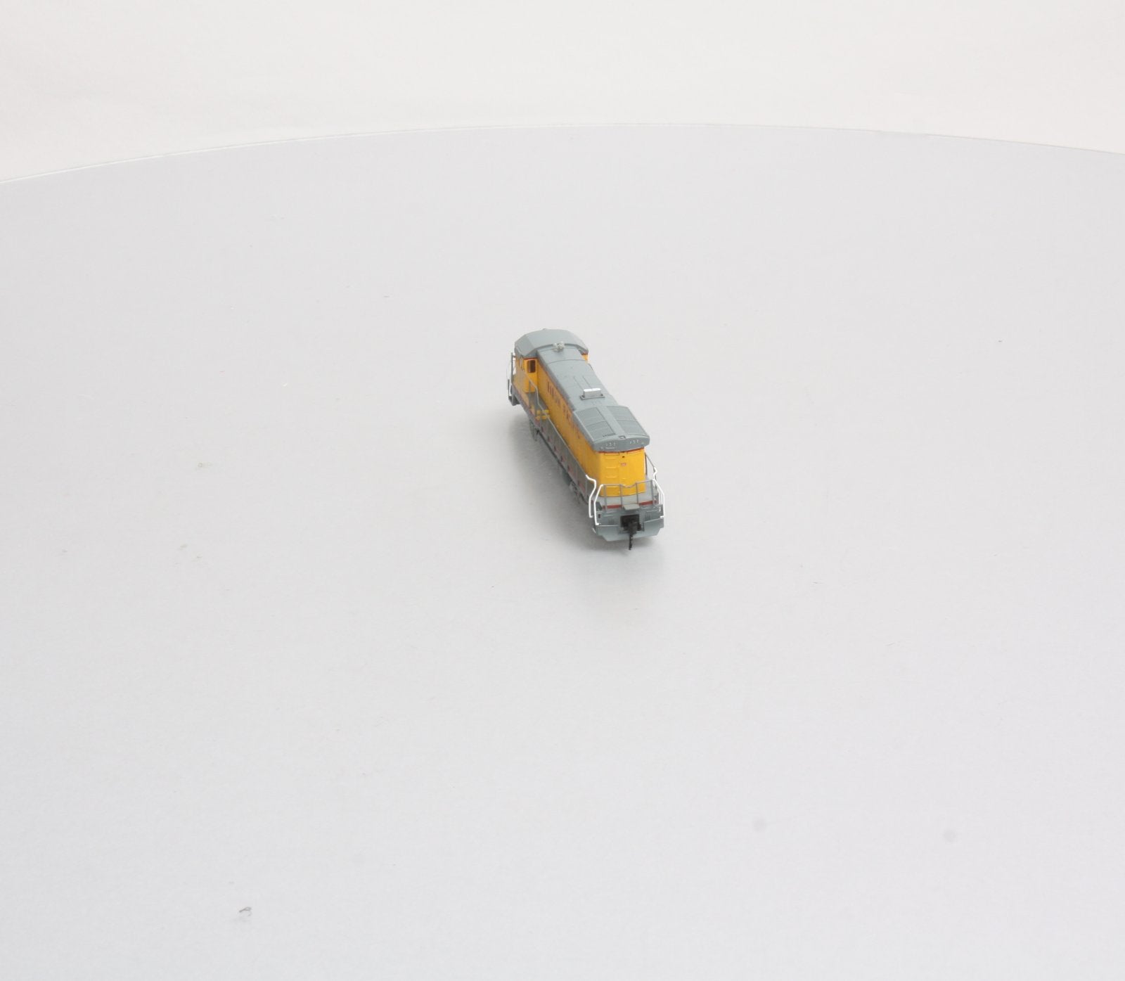 Atlas 49728 N Scale Union Pacific B23-7 Diesel Locomotive #137