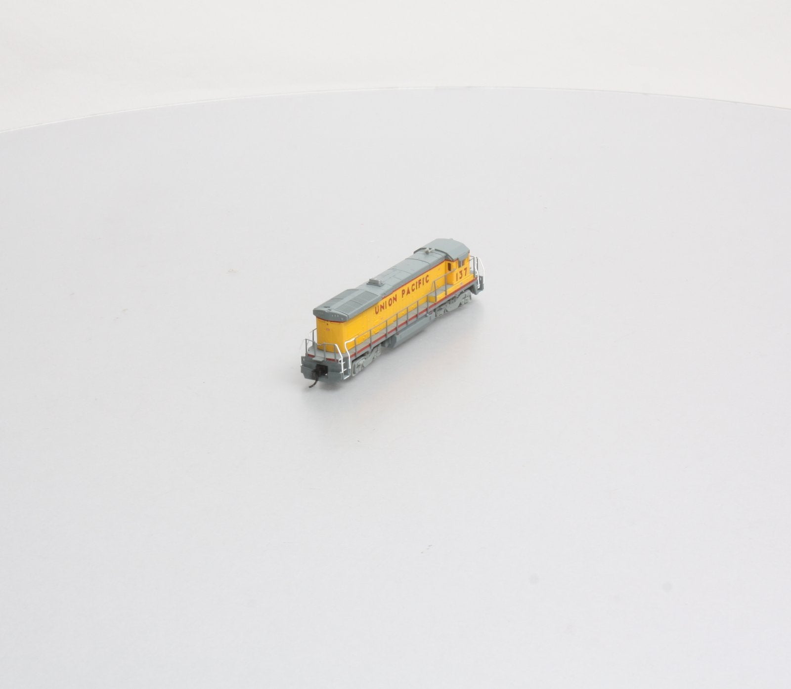 Atlas 49728 N Scale Union Pacific B23-7 Diesel Locomotive #137