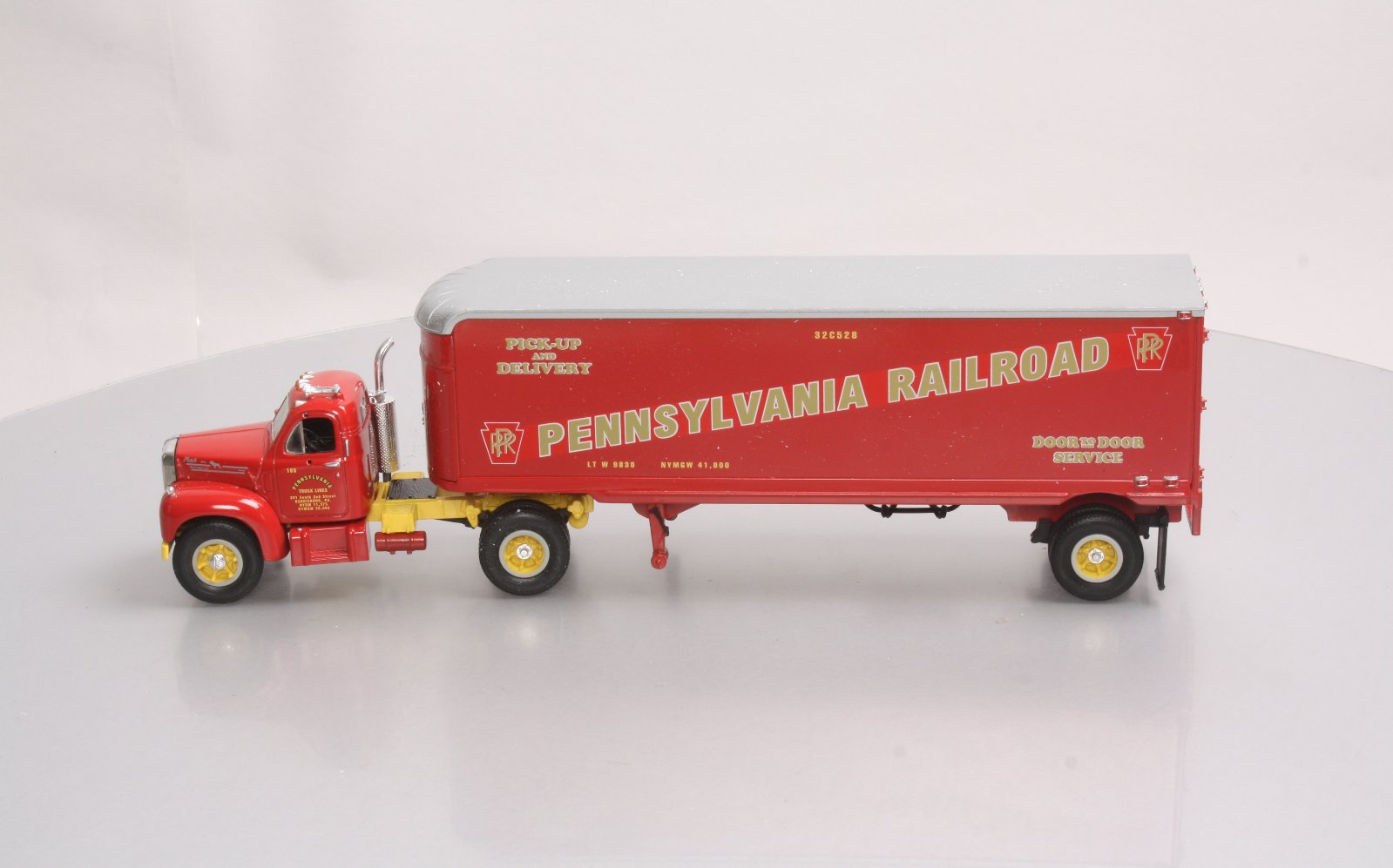 First Gear 19-1435 1:34 Diecast PRR 1960 Mack Model B-61 Tractor Trailer