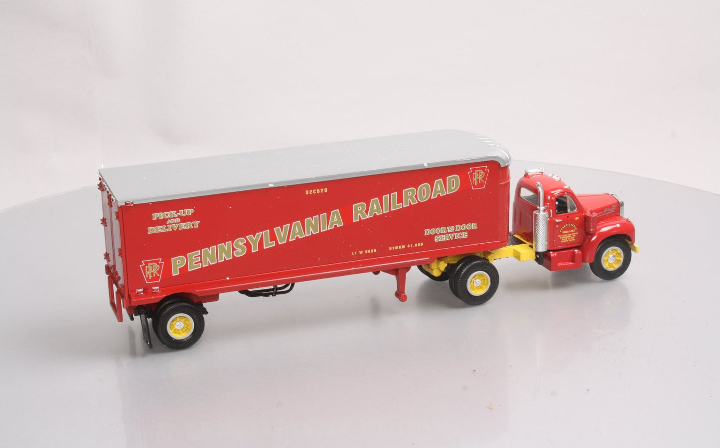 First Gear 19-1435 1:34 Diecast PRR 1960 Mack Model B-61 Tractor Trailer