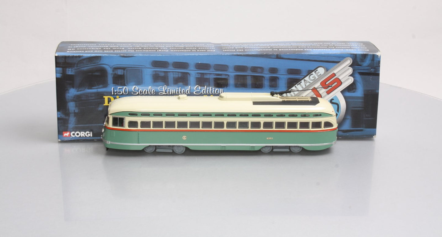 Corgi US55027 1:50 Chicago Surface Lines PCC Streetcar