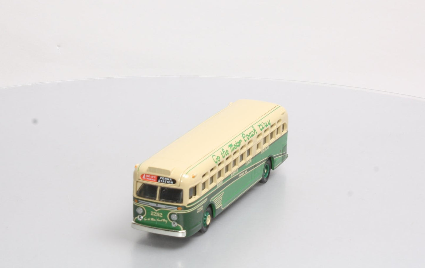 Corgi 98604 1:50 Fifth Avenue Coach Co. GM 4507 Bus # 2292