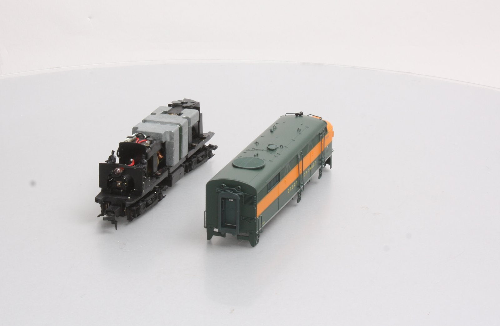 Proto 2000 8359 HO Scale Great Northern FA2 Diesel Locomotive #278A