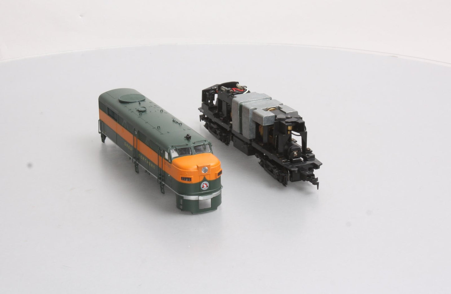 Proto 2000 8359 HO Scale Great Northern FA2 Diesel Locomotive #278A