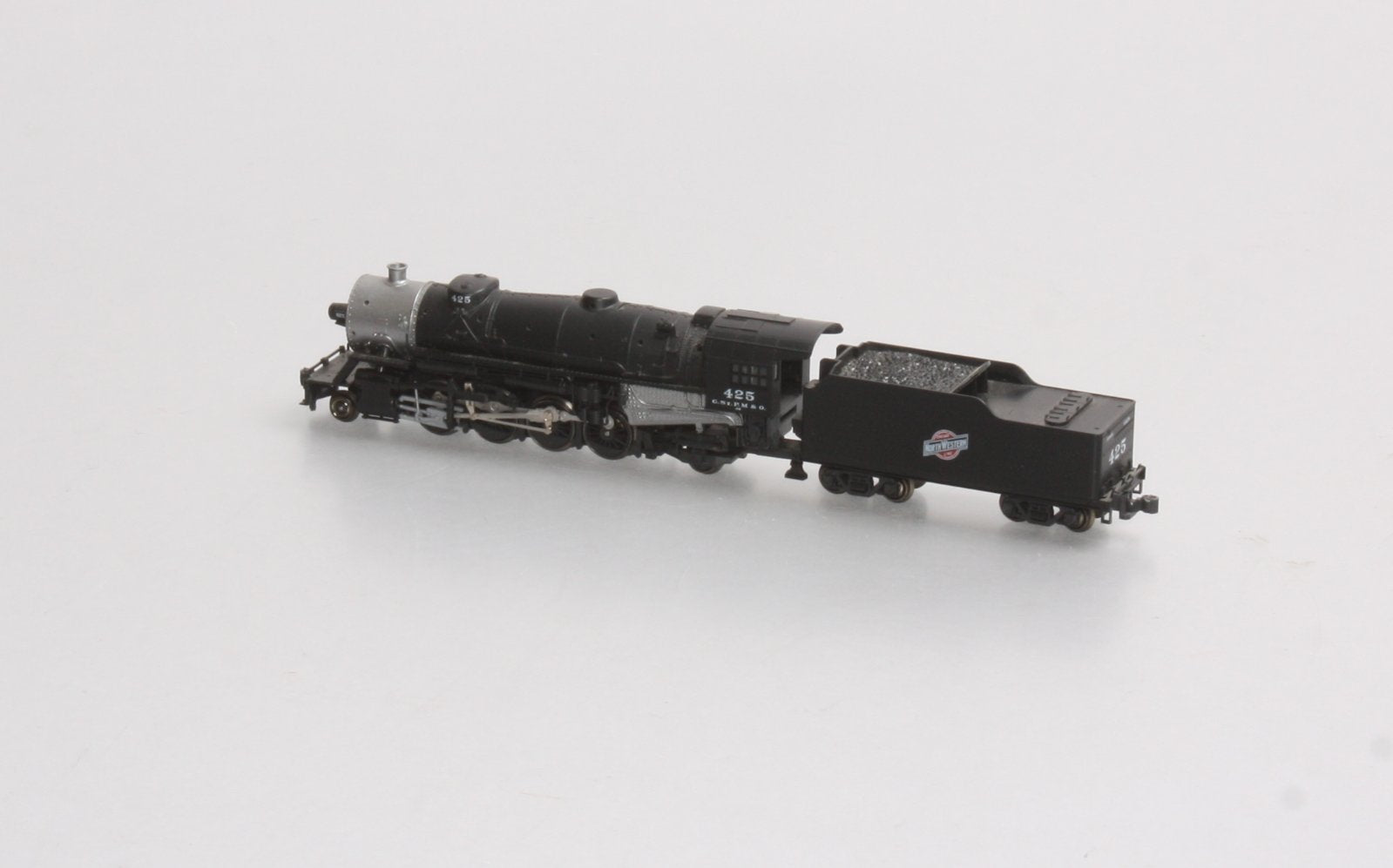 Kato 126-0203 Chicago & North Western 2-8-2 USRA Heavy Mikado Steam w/Tender LN/Box