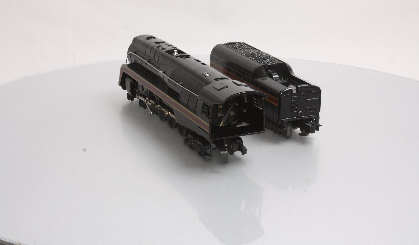 Lionel 6-8100 O Gauge Norfolk & Western 4-8-4 Steam Locomotive & Tender #611 EX/Box