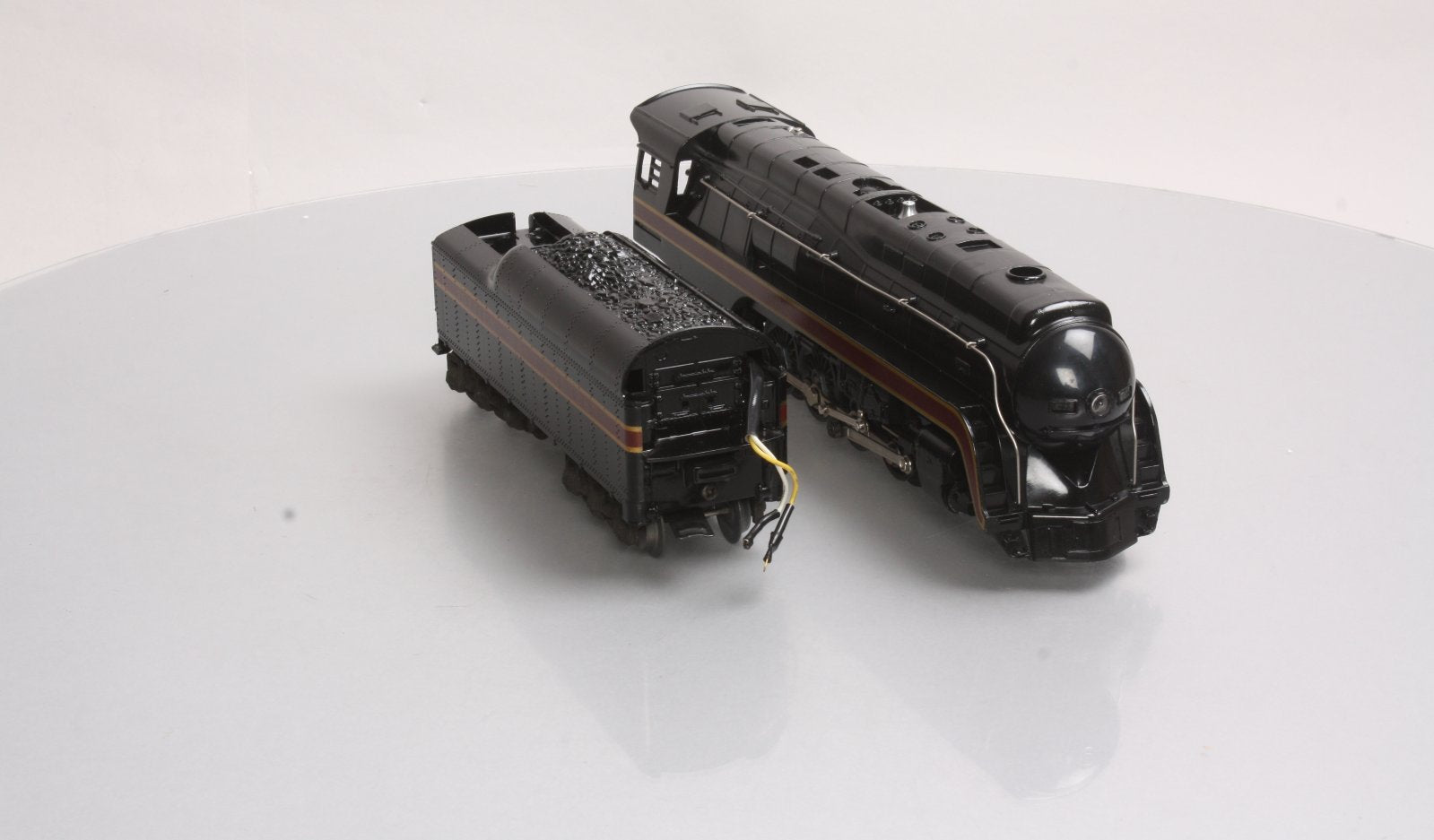 Lionel 6-8100 O Gauge Norfolk & Western 4-8-4 Steam Locomotive & Tender #611 EX/Box