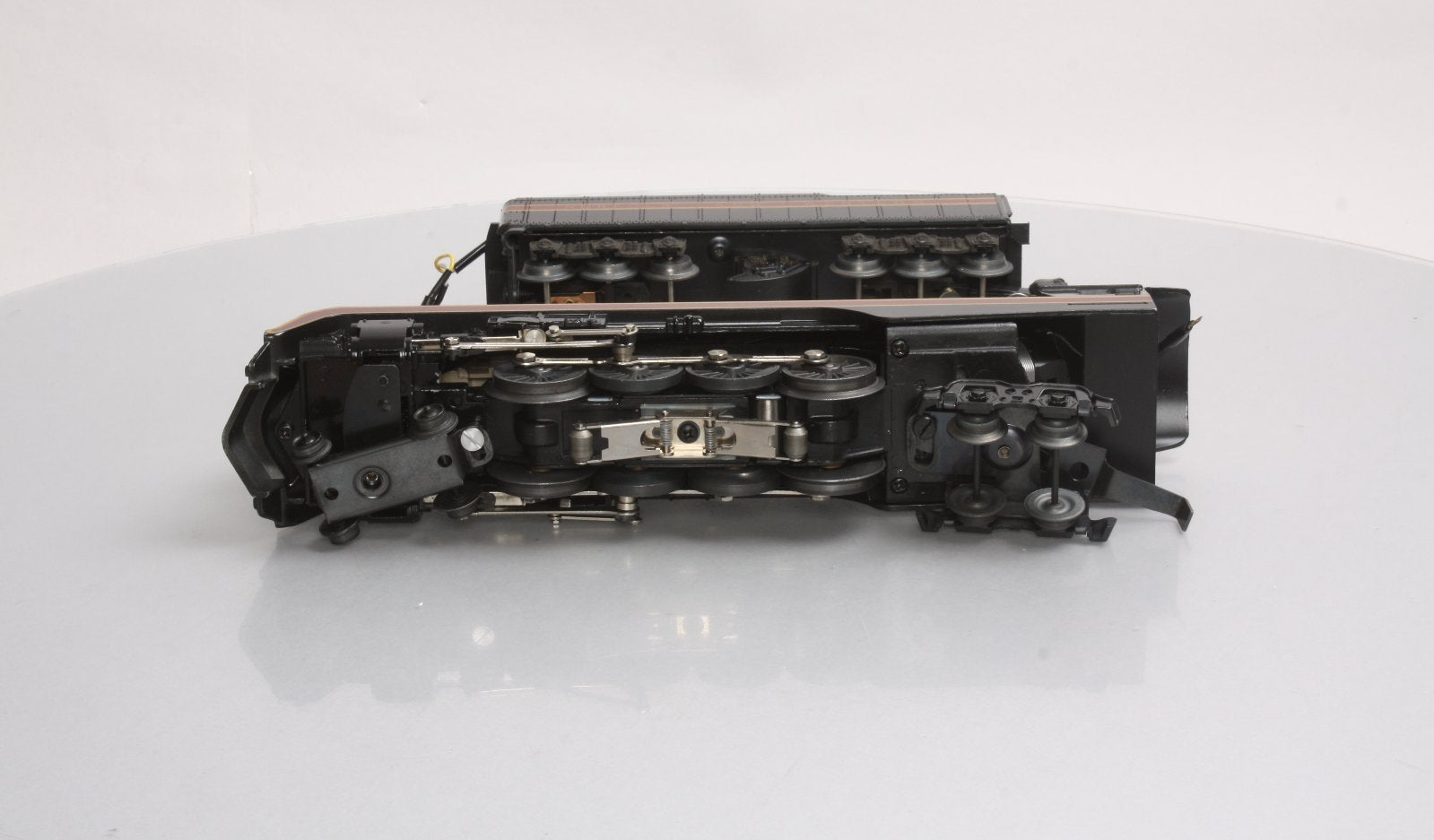 Lionel 6-8100 O Gauge Norfolk & Western 4-8-4 Steam Locomotive & Tender #611 EX/Box