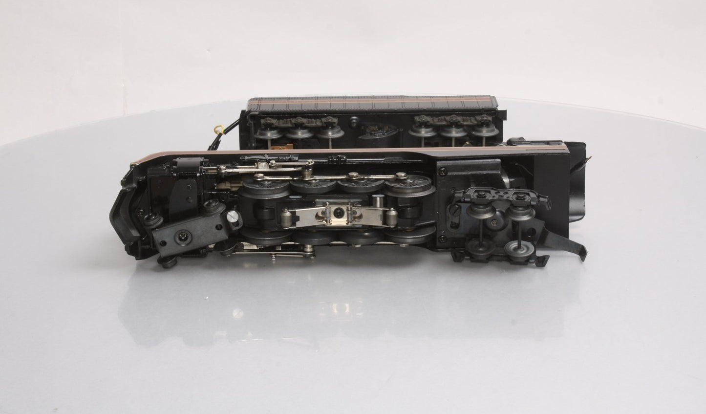 Lionel 6-8100 O Gauge Norfolk & Western 4-8-4 Steam Locomotive & Tender #611 EX/Box