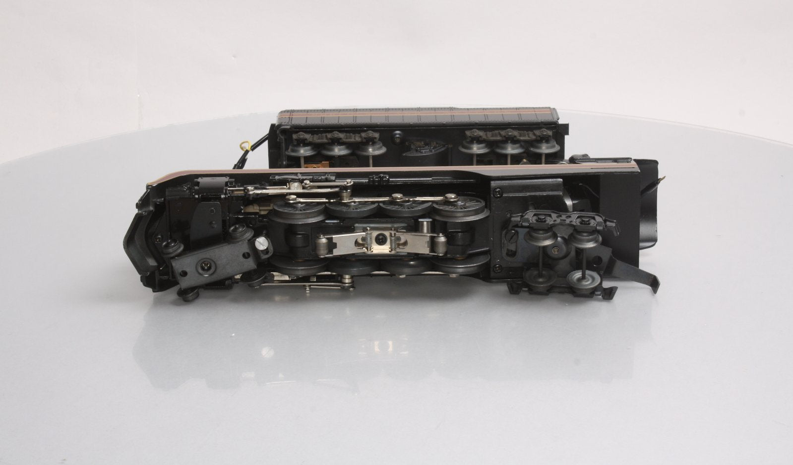 Lionel 6-8100 O Gauge Norfolk & Western 4-8-4 Steam Locomotive & Tender #611 EX/Box