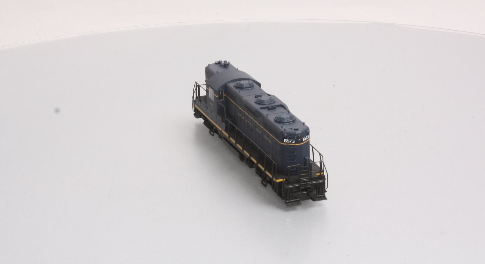 Proto 2000 21692 HO Scale Baltimore & Ohio Phase III GP9 Diesel Locomotive #6573