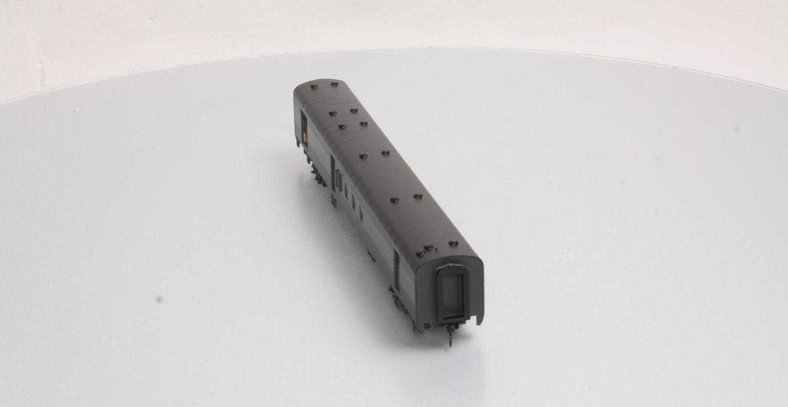 Walthers 932-9317 HO Scale NYC 20th Century Limited Baggage Mail Car LN/Box