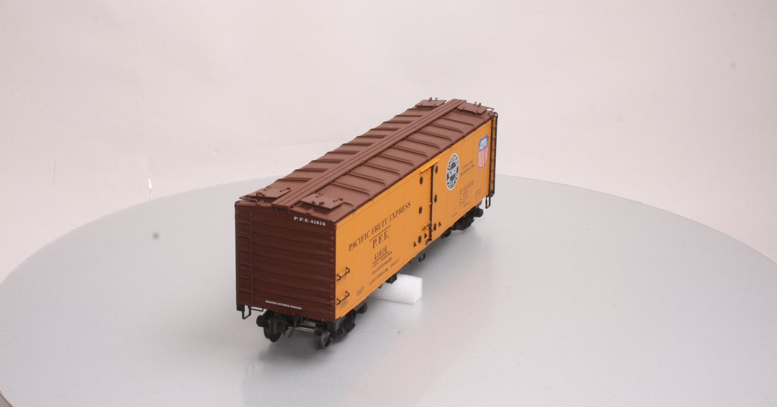 AMS AM32-503 G Scale Narrow Gauge PFE Double Herald Refrigerator Car #41616 EX/Box