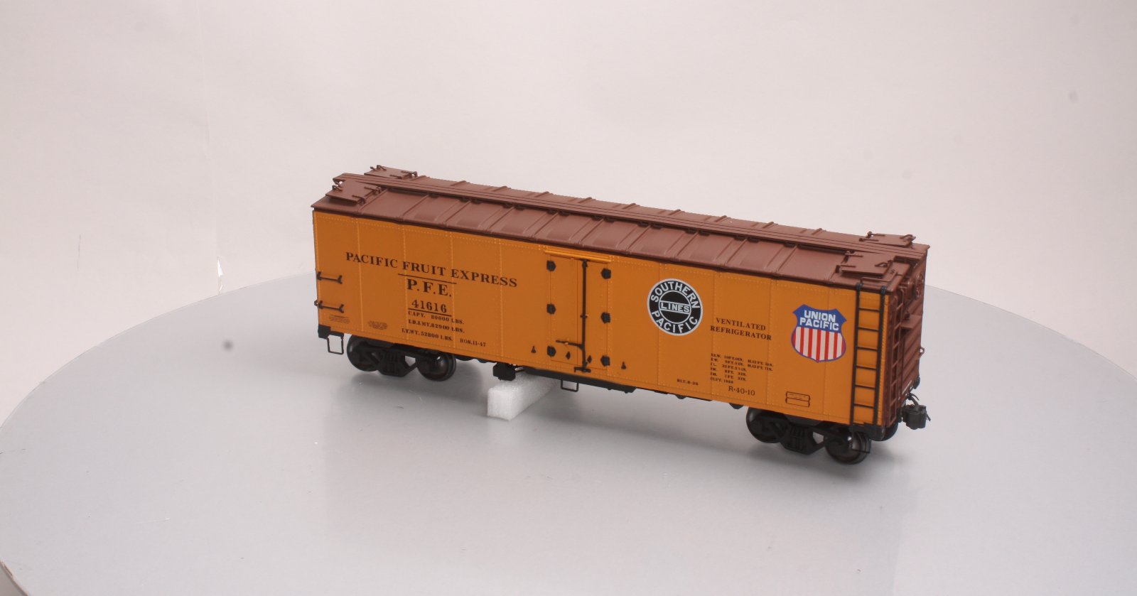 AMS AM32-503 G Scale Narrow Gauge PFE Double Herald Refrigerator Car #41616 EX/Box
