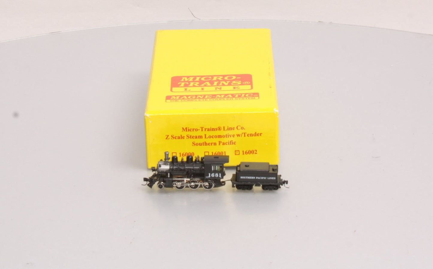 MicroTrains 16002 Z Scale Southern Pacific Steam Locomotive & Tender #1681