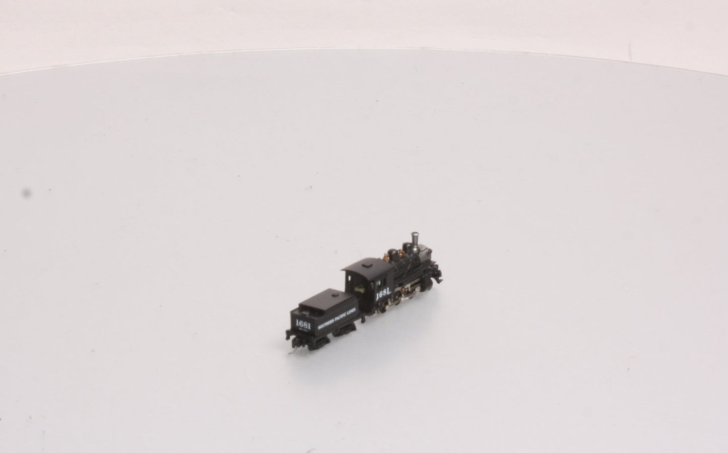 MicroTrains 16002 Z Scale Southern Pacific Steam Locomotive & Tender #1681