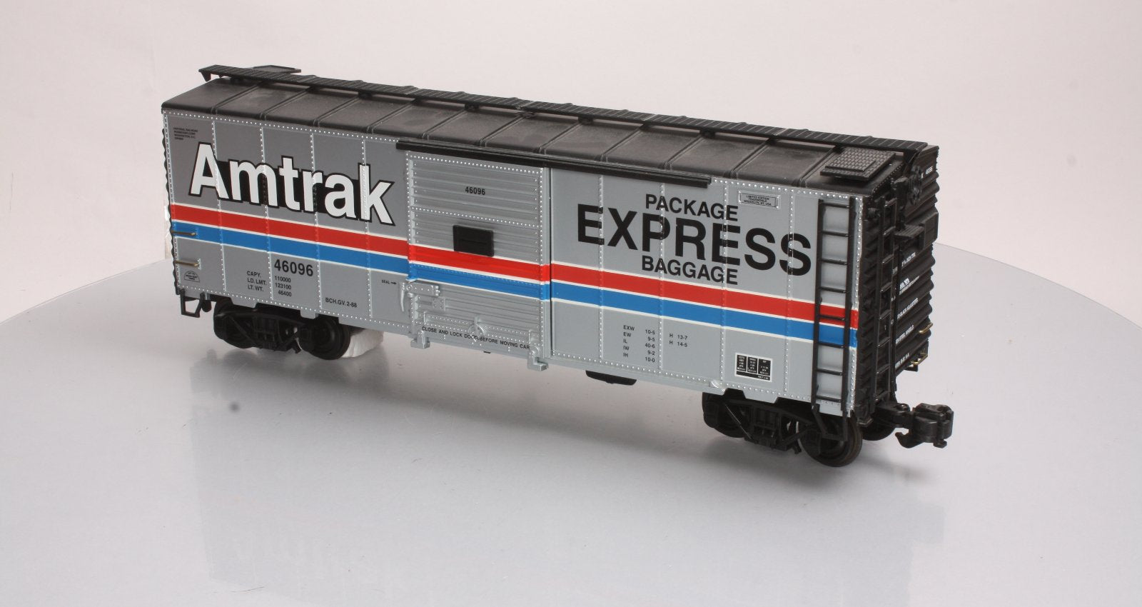 Aristo-Craft 46096 G Scale Amtrak Package & Express Steel Boxcar - Metal Wheels LN/Box