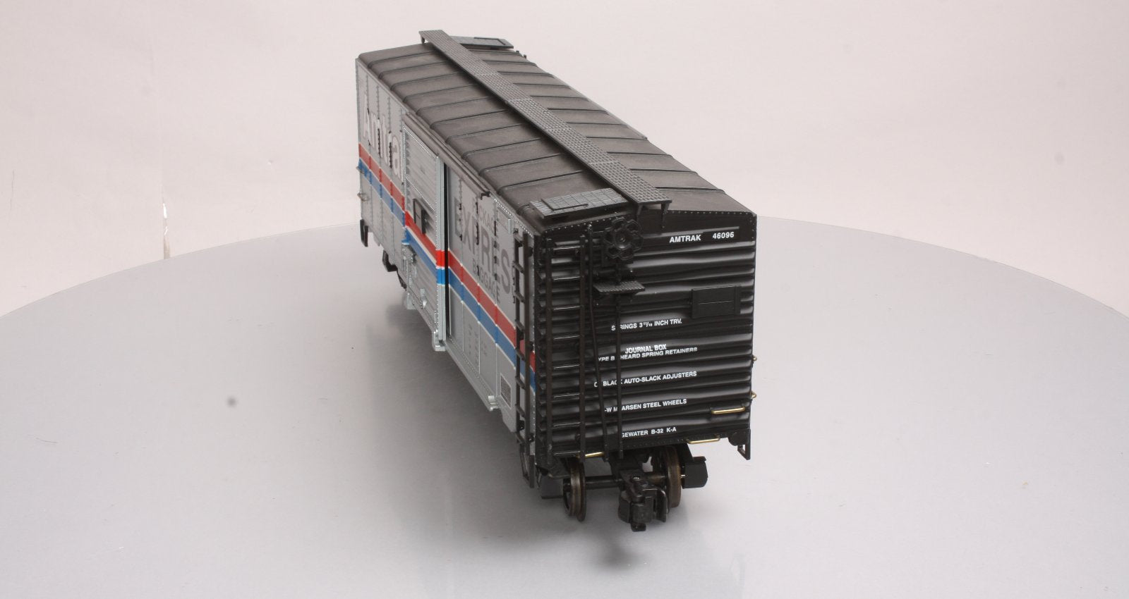 Aristo-Craft 46096 G Scale Amtrak Package & Express Steel Boxcar - Metal Wheels LN/Box