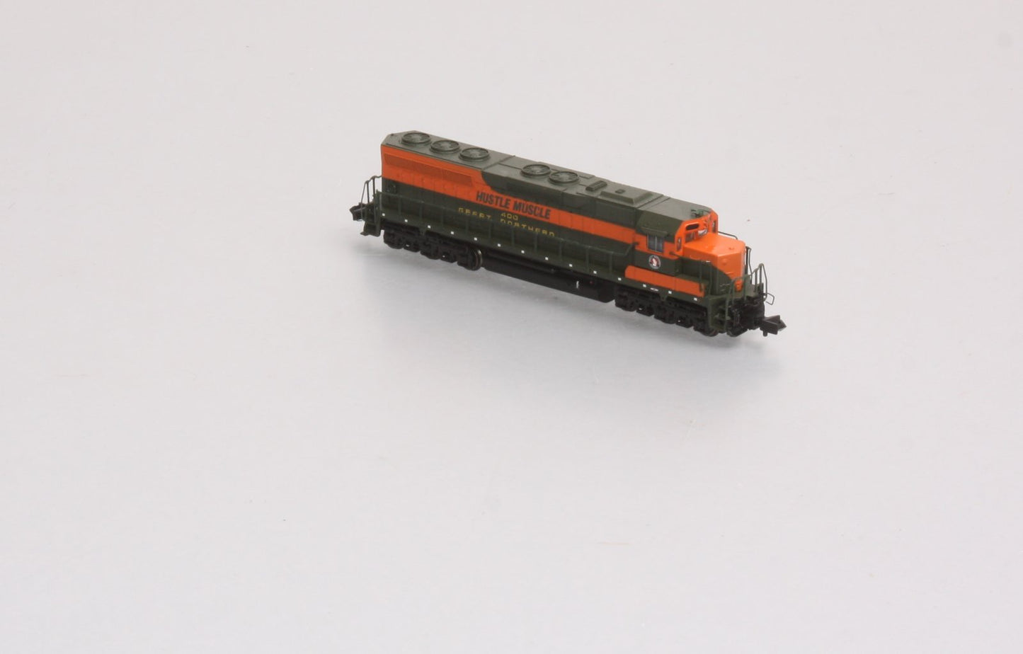 Spectrum 82752 N Great Northern "Hustle Muscle" GE EMD SD-45 Diesel Loco #400 LN/Box