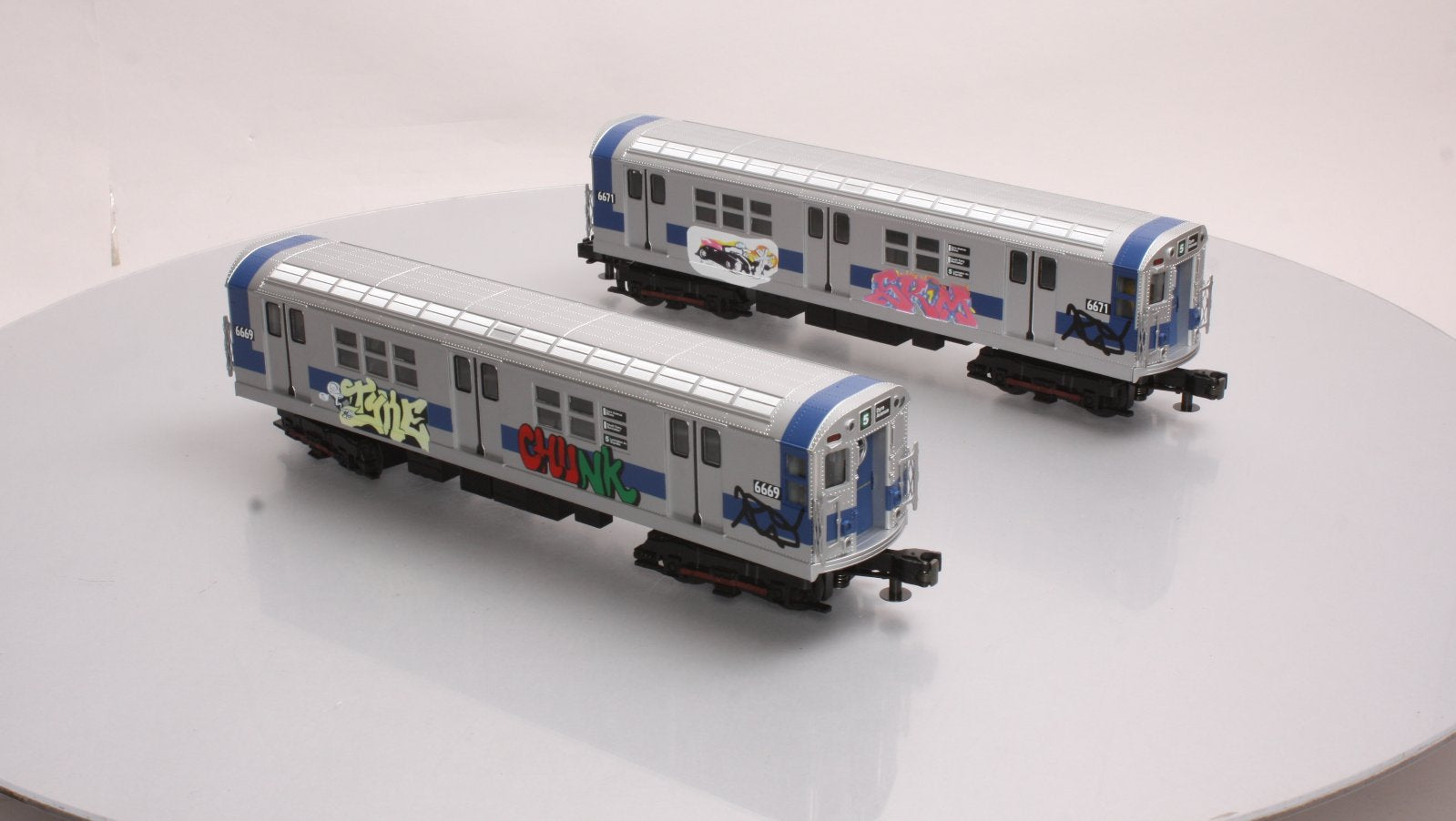 MTH 30-2391-3 O MTA - Graffiti R-17 Subway Add-On Non Powered Set (Set of 2) LN/Box