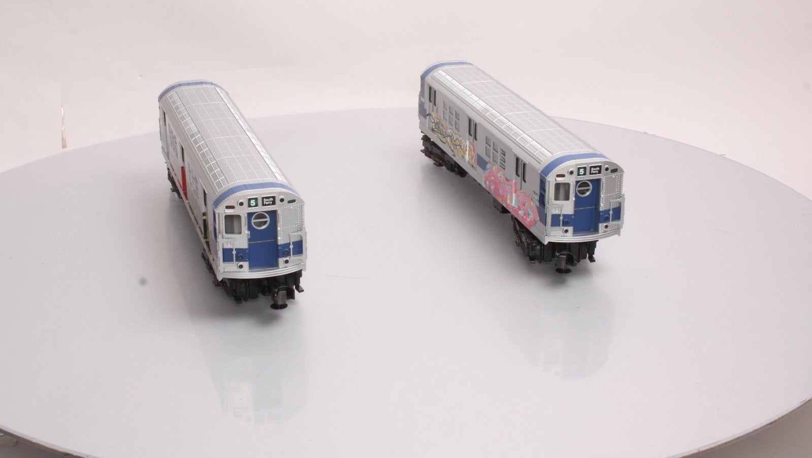 MTH 30-2391-3 O MTA - Graffiti R-17 Subway Add-On Non Powered Set (Set of 2) LN/Box