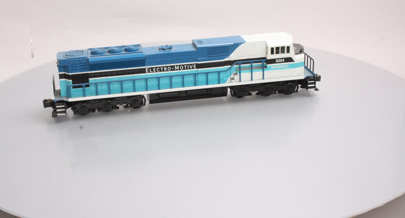 Williams SD90-202 O Gauge Demonstrator SD-90 Powered Diesel Locomotive #8204 NIB