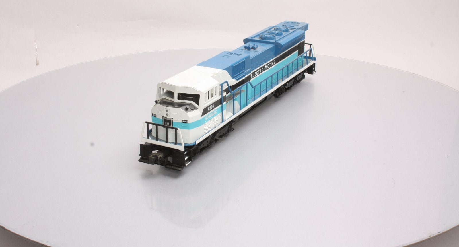 Williams SD90-202 O Gauge Demonstrator SD-90 Powered Diesel Locomotive #8204 NIB