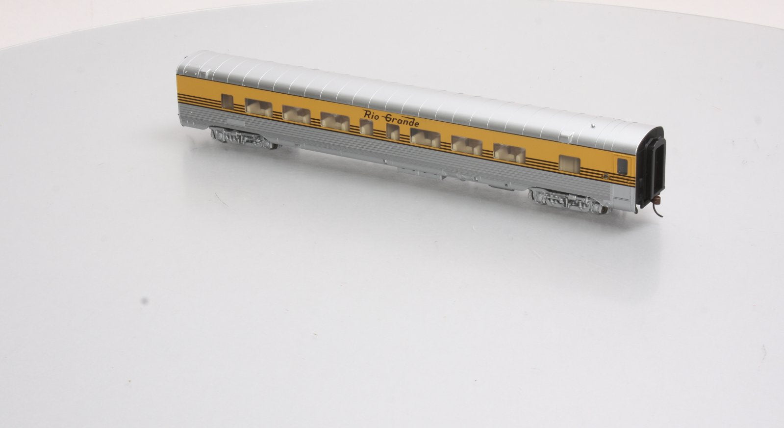 Walthers 932-6768 HO Scale Denver & Rio Grande Western PS 52-Seat Coach Car LN/Box