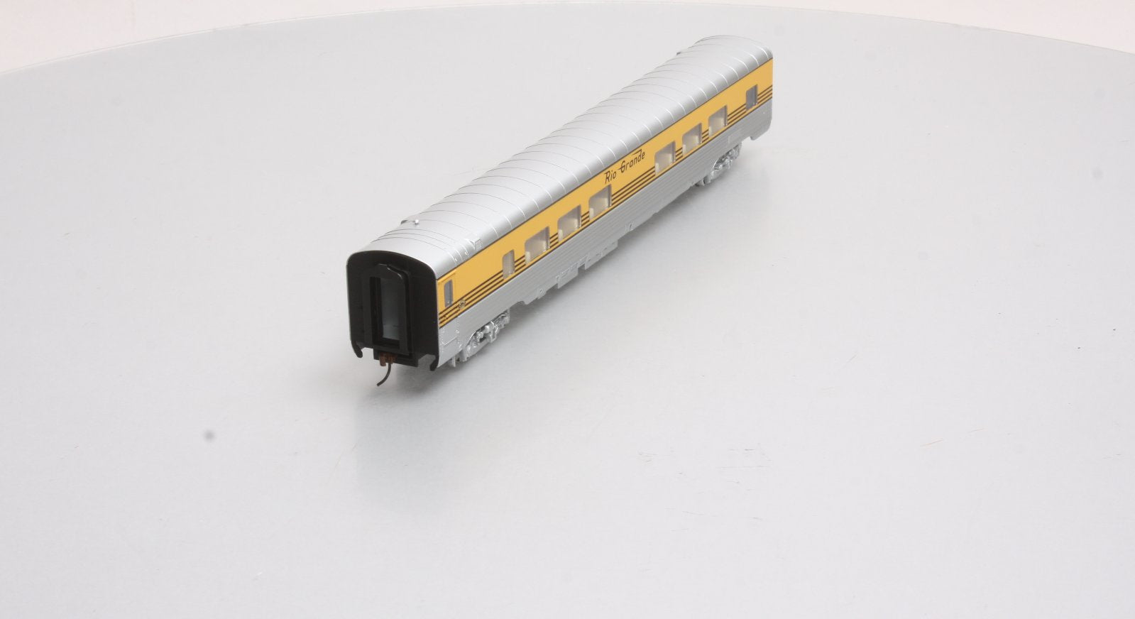 Walthers 932-6768 HO Scale Denver & Rio Grande Western PS 52-Seat Coach Car LN/Box