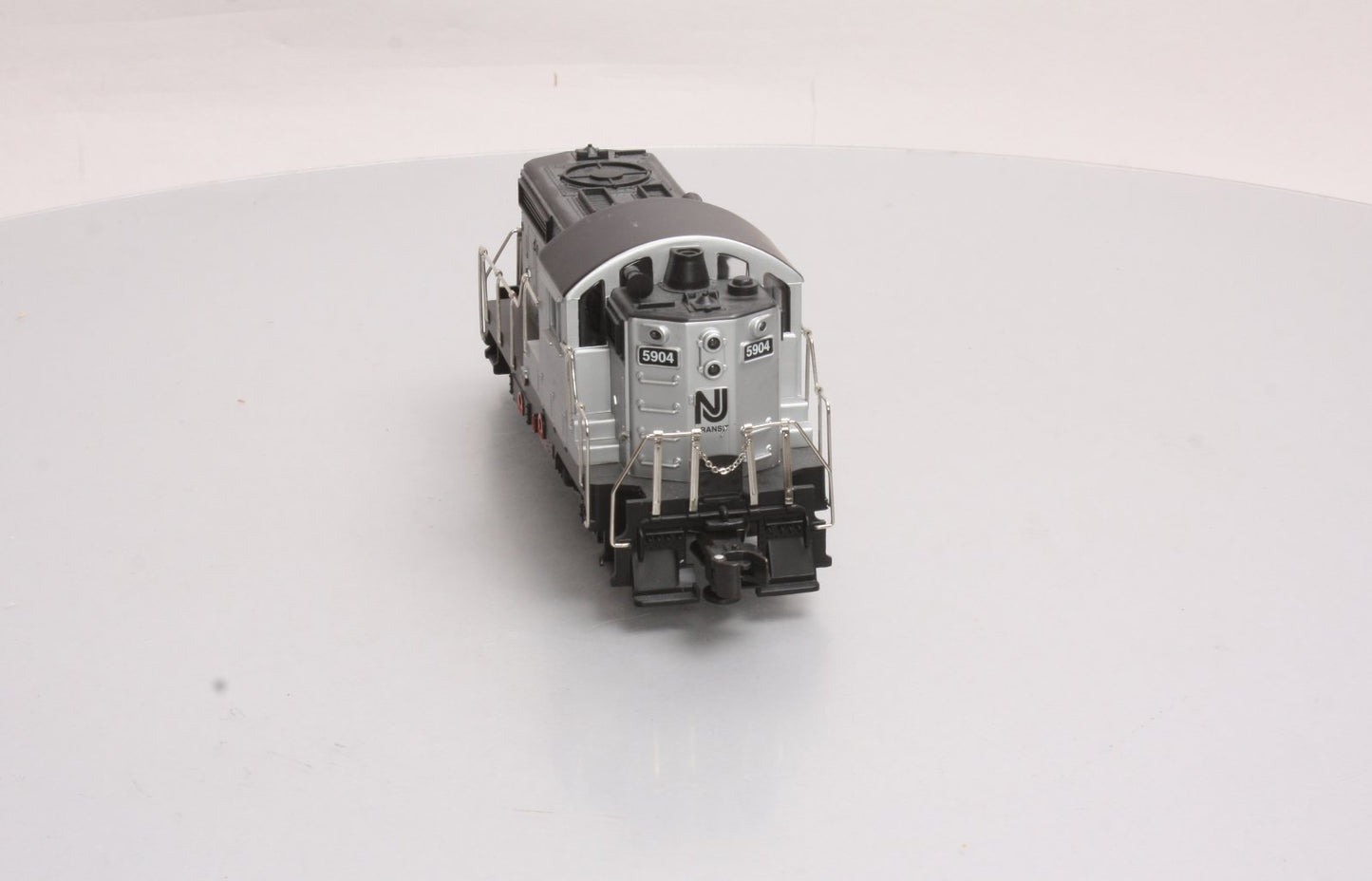 RMT 4752 O NJ Transit Powered Diesel Locomotive #5904