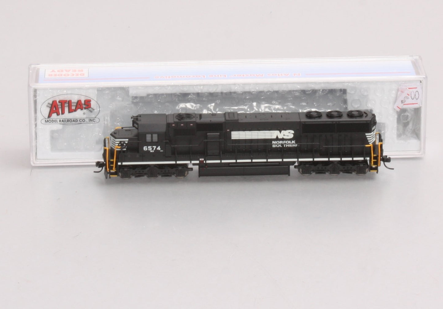 Atlas 49062 N Scale Norfolk Southern SD60 Diesel Locomotive #6574