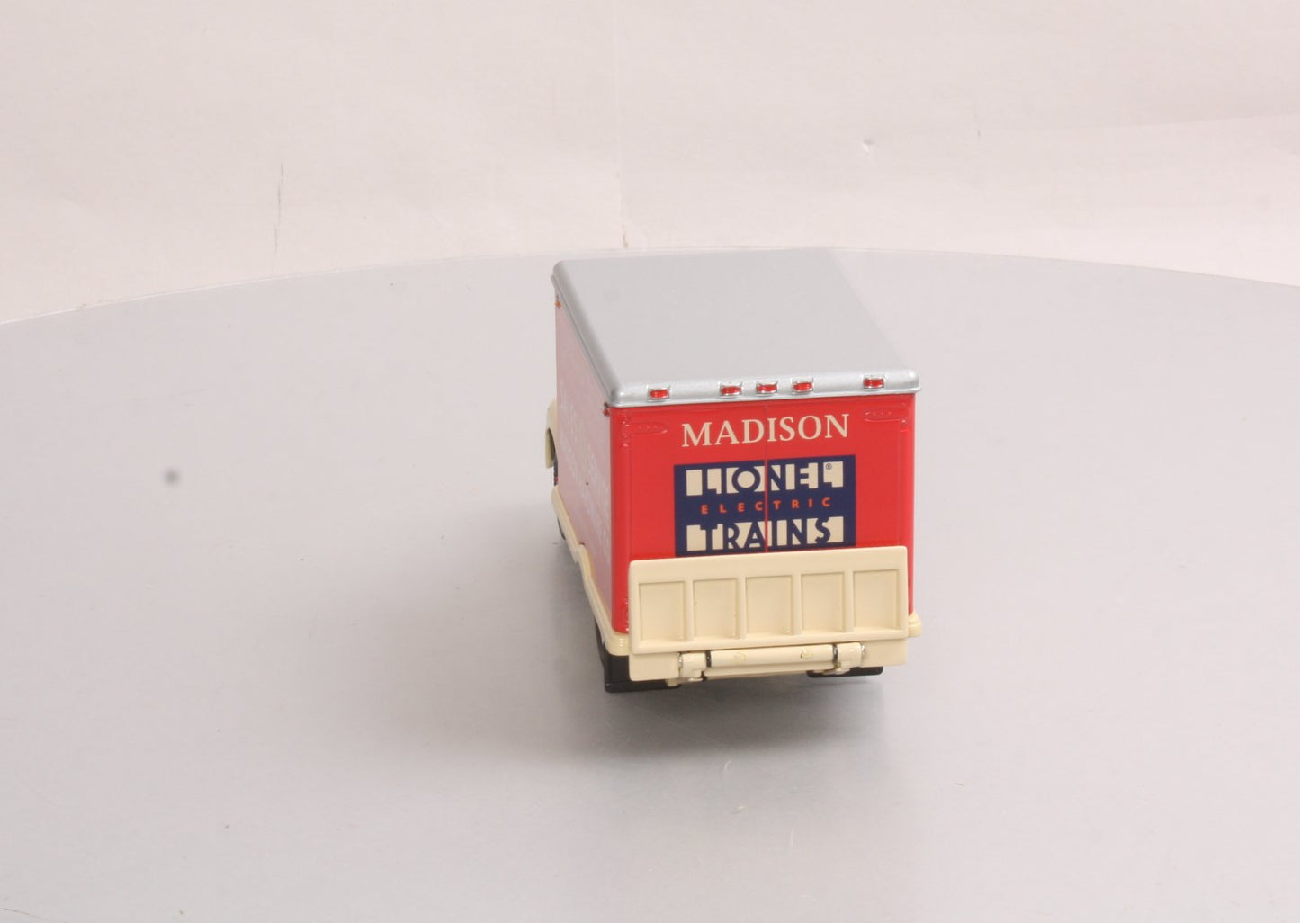 First Gear 19-1396 1:34 Lionel Electric Trains 1953 Ford C-600 Straight Truck