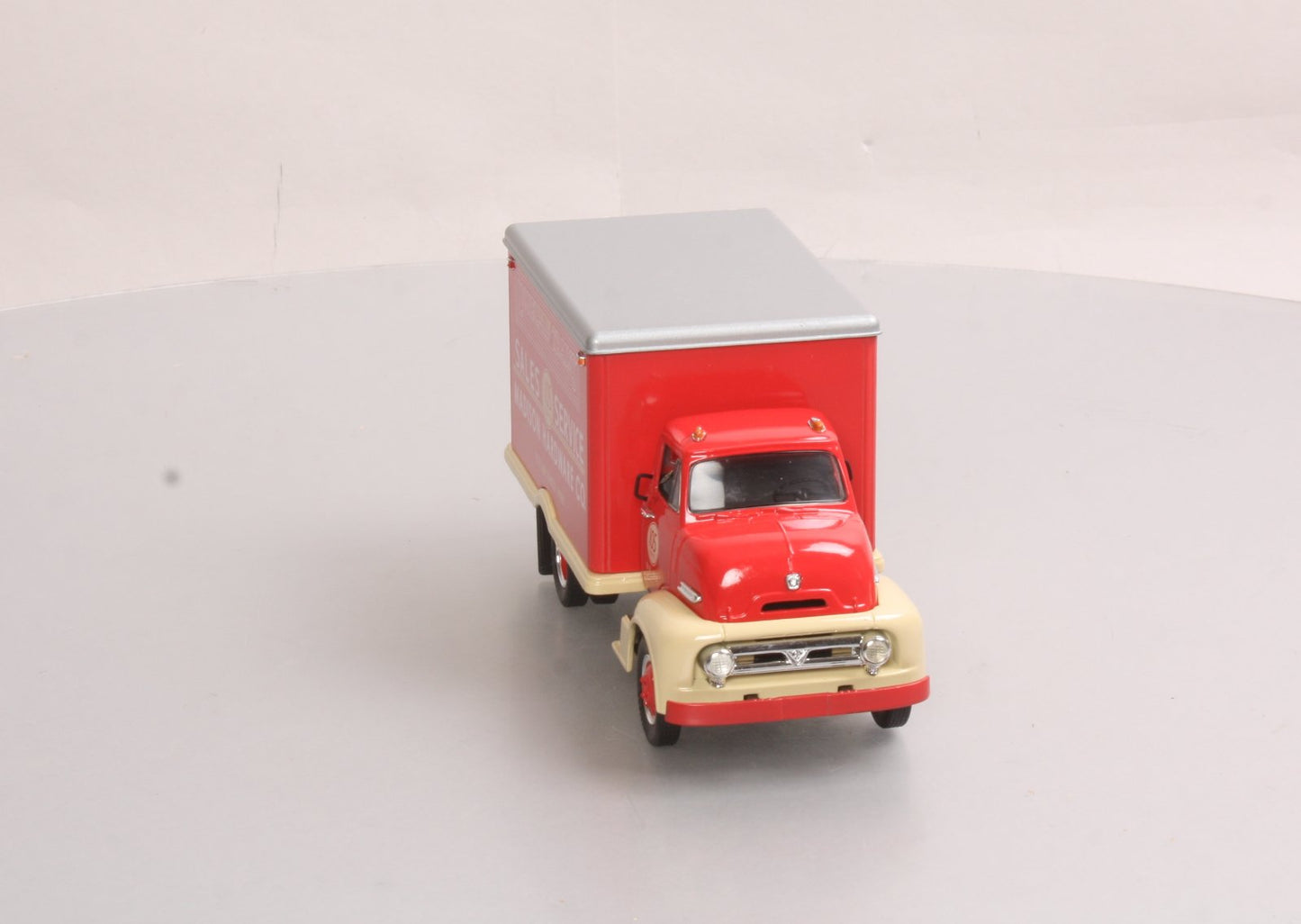 First Gear 19-1396 1:34 Lionel Electric Trains 1953 Ford C-600 Straight Truck